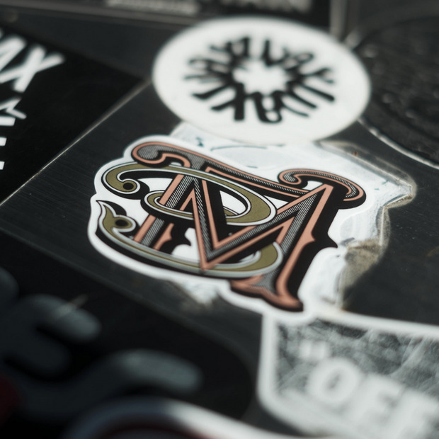 【DetroitDieselTattooWorks × TRADMAN’S STICKER】-TMB（TRADMAN'S BONSAI）-